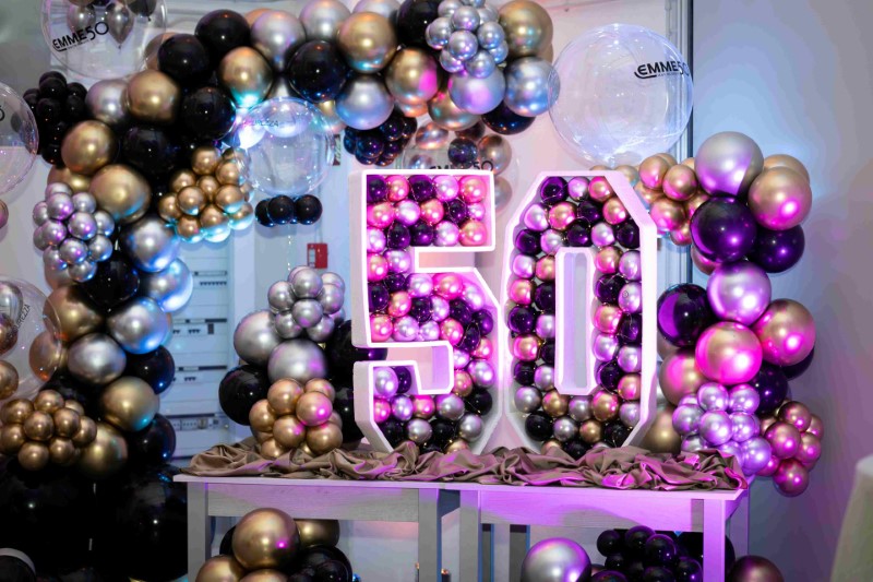 Nel cuore di questa stagione natalizia, desideriamo esprimere i nostri più calorosi auguri di Buon Natale e Felice Anno Nuovo al