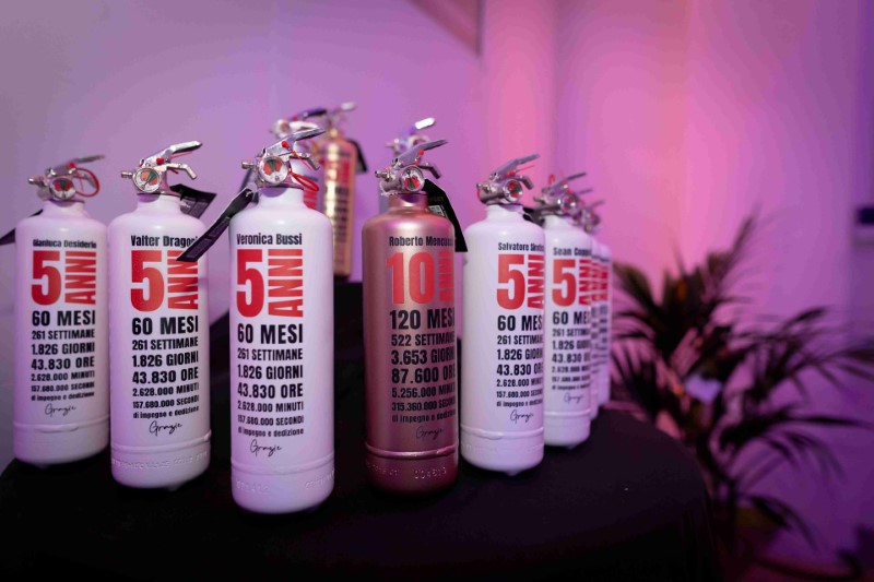 Nel cuore di questa stagione natalizia, desideriamo esprimere i nostri più calorosi auguri di Buon Natale e Felice Anno Nuovo al