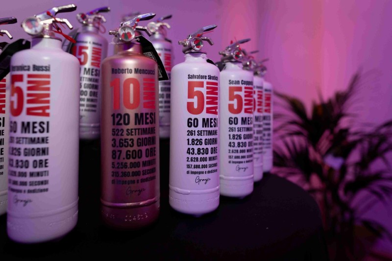 Nel cuore di questa stagione natalizia, desideriamo esprimere i nostri più calorosi auguri di Buon Natale e Felice Anno Nuovo al