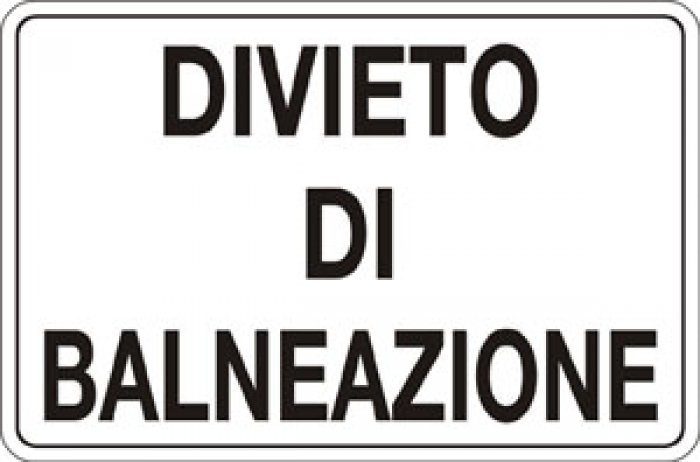 DIVIETO DI BALNEAZIONE (1942)