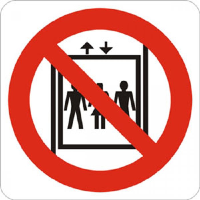 PITTOGRAMMA VIETATO TRASPORTARE PERSONE MONTACARICHI (520)