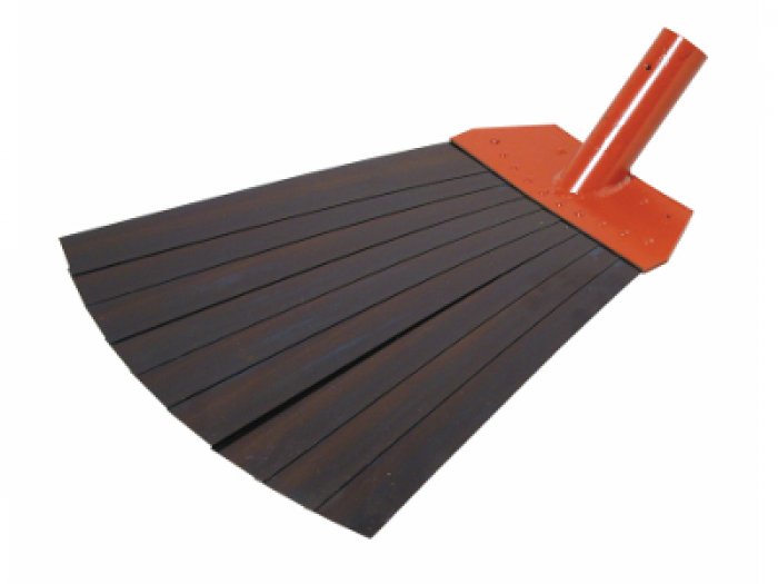 PALA BATTIFUOCO LAMELLARE CON MANICO IN LEGNO (6208)