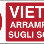 CARTELLO IN ALLUMINIO FORMATO MM 330X500 VIETATO ARRAMPICARSI SUGLI SCAFFALI (P009787B)