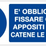 E' OBBLIGATORIO FISSARE CON GLI APPOSITI FERMI O CATENE LE BOMBOLE RETTANGOLARE (1013)
