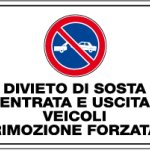 CARTELLO IN ALLUMINIO FORMATO MM 600X400 DIVIETATO SOSTA ENTR USC VEIC RIM F (1936C)