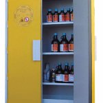 ARMADIO PER LIQUIDI INFIAMMABILI CON 2 ANTE CIECHE + 3 RIPIANI + VASCA DI FONDO ALTA RESISTENZA AL FUOCO (10104)