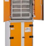 ARMADIO BASIC PER RICARICA BATTERIE AL LITIO Versione monofase a sviluppo verticale con otto ripiani e piedini
