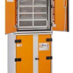 ARMADIO DI RICARICA e STOCCAGGIO PER BATTERIE AL LITIO 8 ripiani, con piedini, alimentazione trifase, versione BASIC