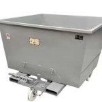 I contenitori sono protetti mediante verniciatura a polvere poliestere termoindurente, applicata tramite impianto automatico robotizzato. Il processo garantisce un rivestimento uniforme, con buona adesione al supporto metallico e resistenza agli agenti atmosferici. Spessore del rivestimento: 80–100 μm. Controllo qualità e verifica dello spessore del rivestimento secondo norme tecniche di riferimento.